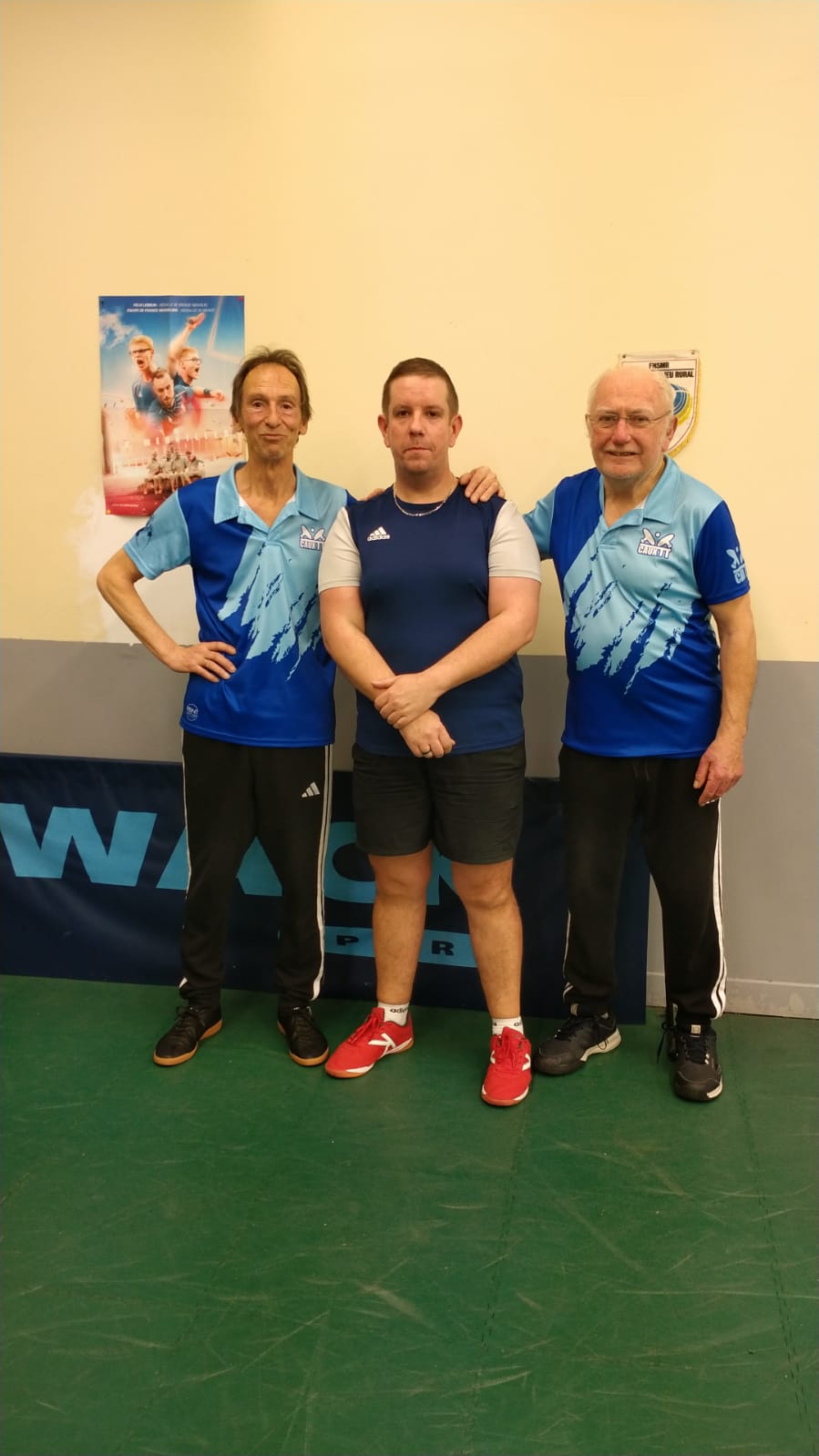 Caux TT4 vs Castelnau LLTT4 (Vétérans) : soirée à domicile, ping “grand confort”… sauf pour le double 😄