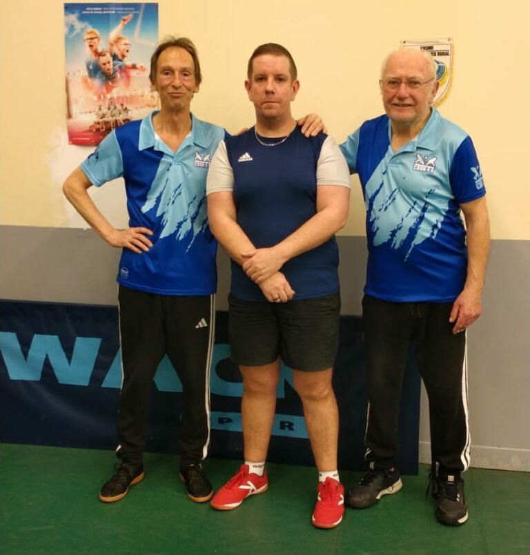 Caux TT4 vs Castelnau LLTT4 (Vétérans) : soirée à domicile, ping “grand confort”… sauf pour le double 😄